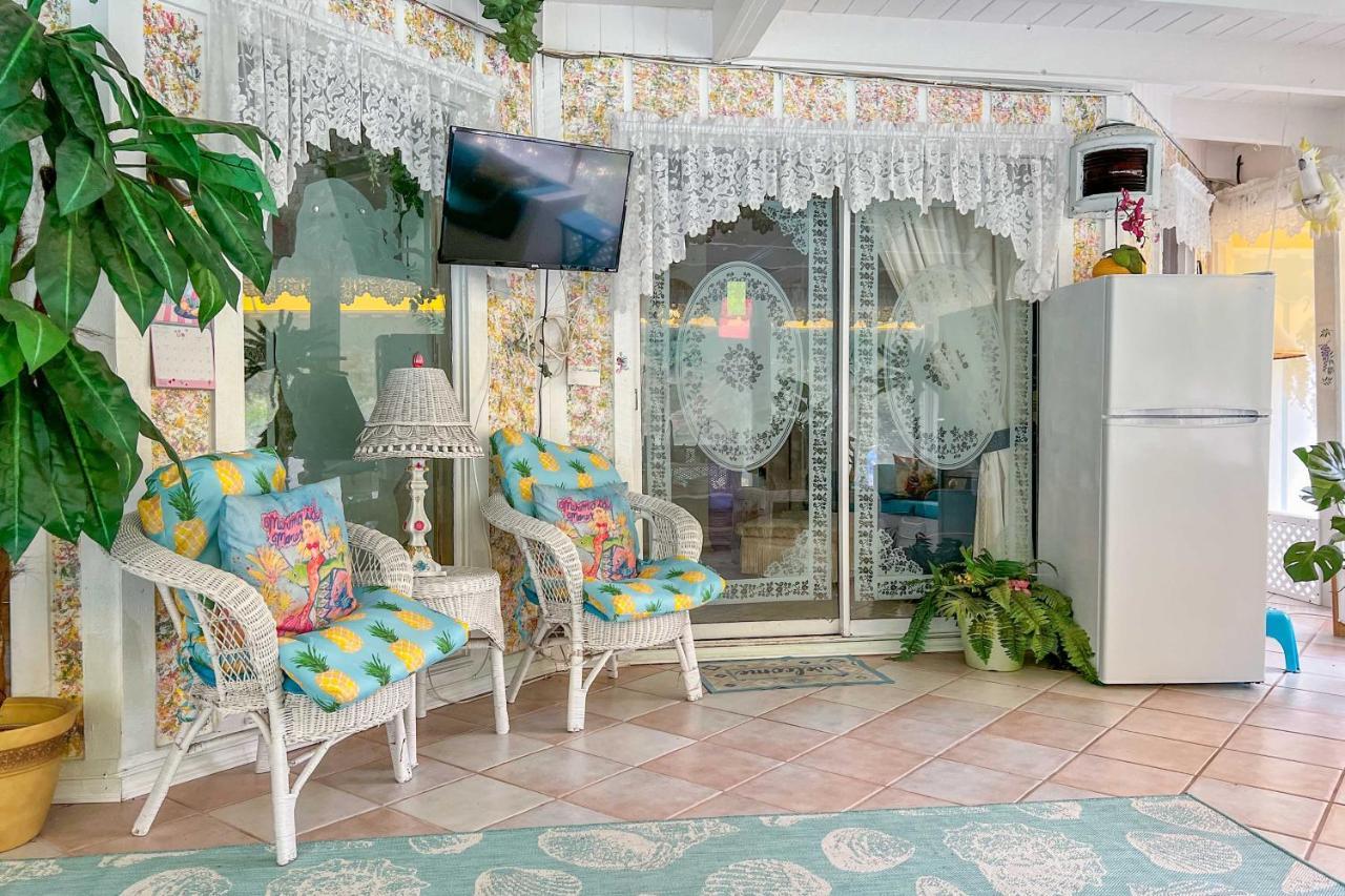 Pams Mermaid House With Riverfront Yard And Lanai! Apartment วีคิวาคี ภายนอก รูปภาพ