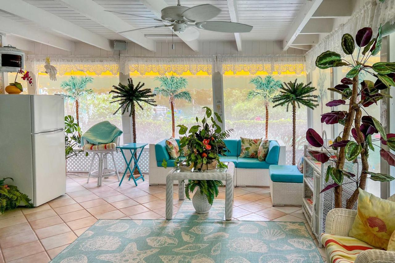 Pams Mermaid House With Riverfront Yard And Lanai! Apartment วีคิวาคี ภายนอก รูปภาพ
