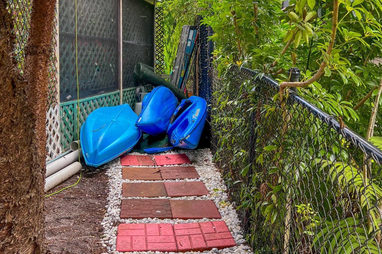 Pams Mermaid House With Riverfront Yard And Lanai! Apartment วีคิวาคี ภายนอก รูปภาพ